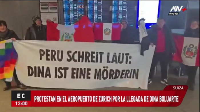 Peruanos en Suiza protestan contra la llegada de Dina Boluarte al Foro Económico Mundial en Davos